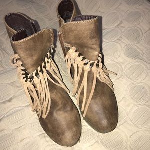 Sbicca brown tassel wedges